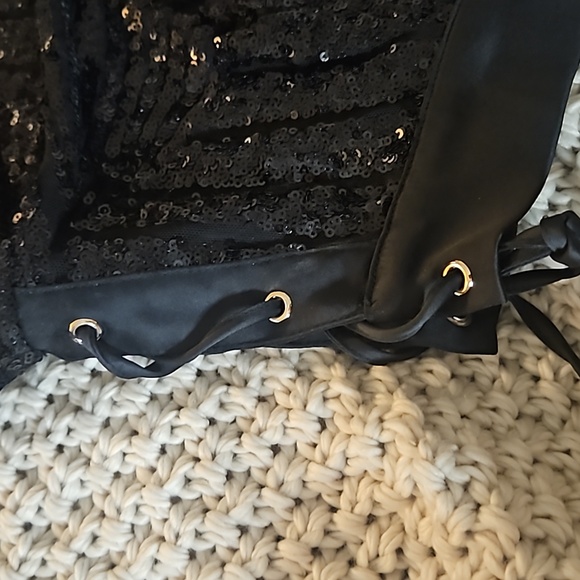 HOUSE OF CB - Picture 6 of 7